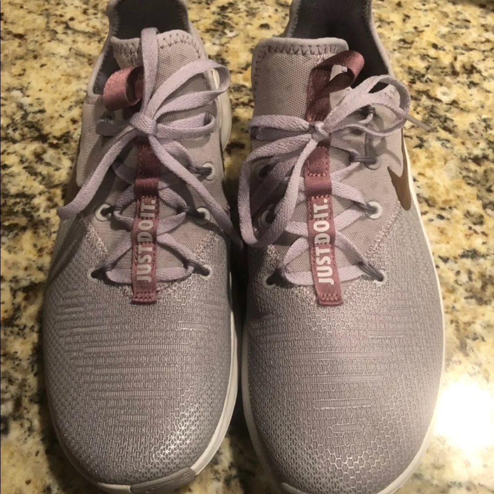 New women’s Nike free run